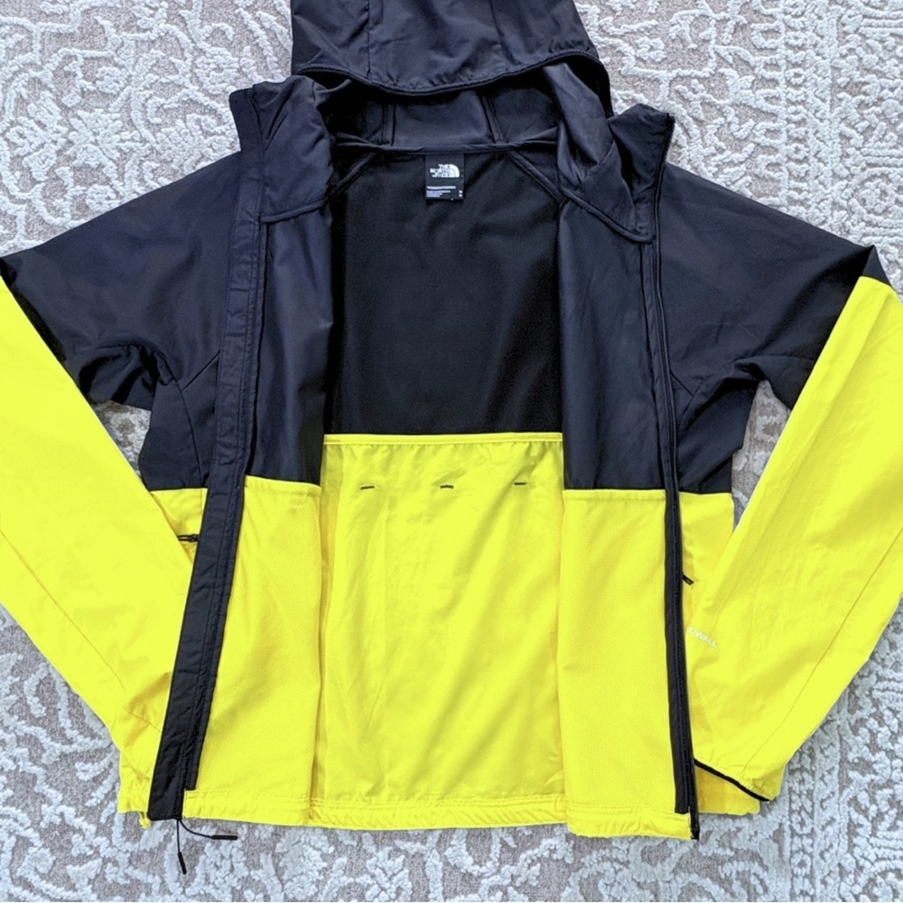 The North Face Women’s Flyweight Hoodie - Picture 9 of 15